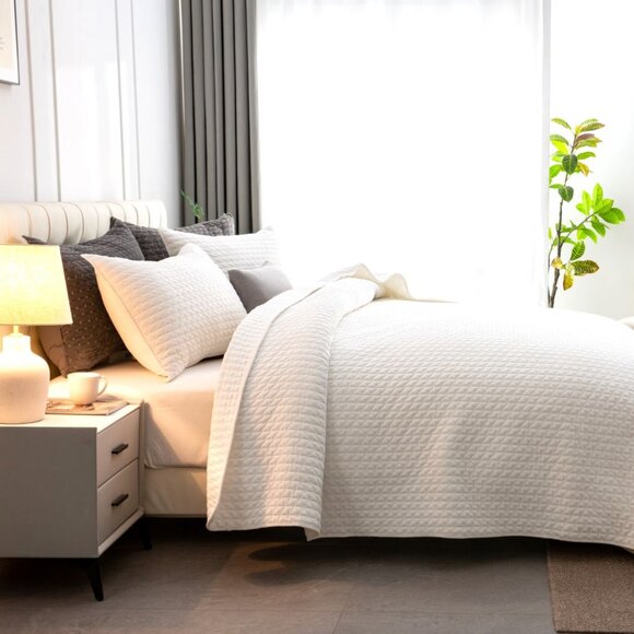 Velvet Quilt Set White Textured Coverlet Luxury Modern Glam Hotel Chic Bedding - Picture 2 of 4